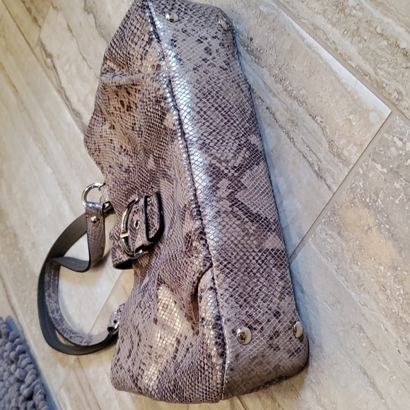 Classic Coach Snake Skin Gray Shoulder Purse - Picture 3 of 11